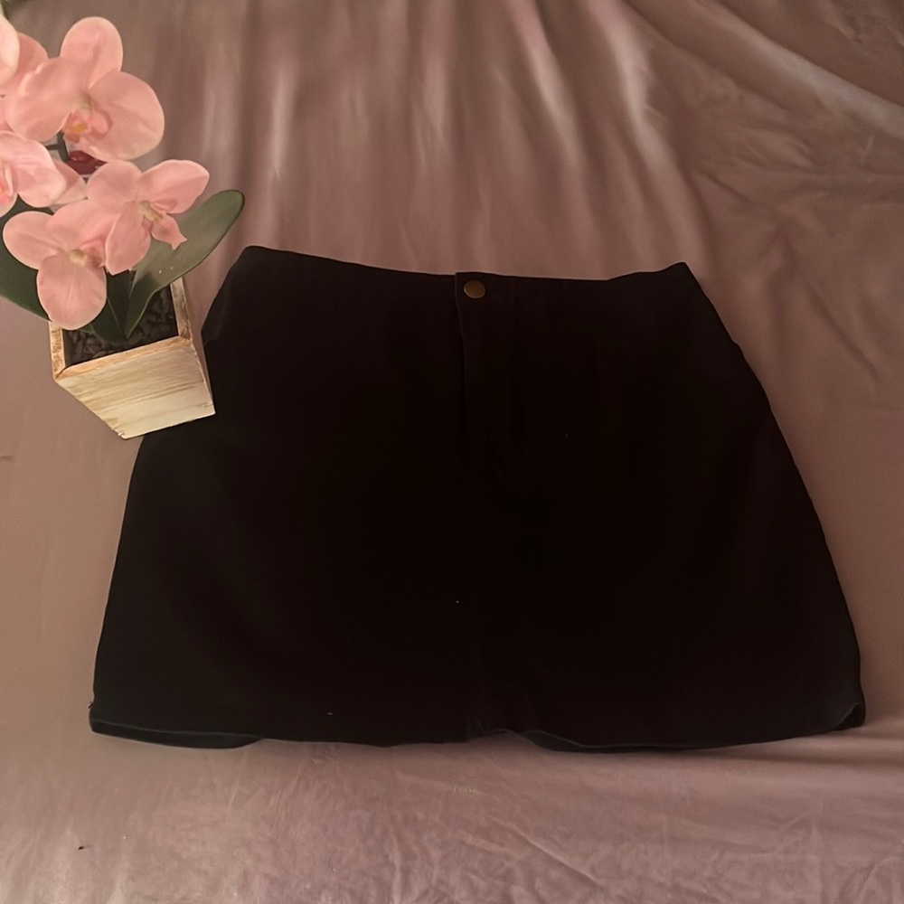 Black skirt